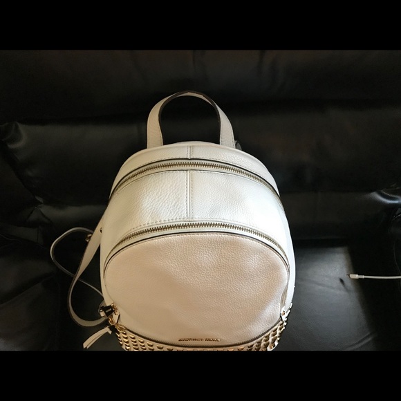 (Sold) Michael Kors White medium rhea - Picture 5 of 8